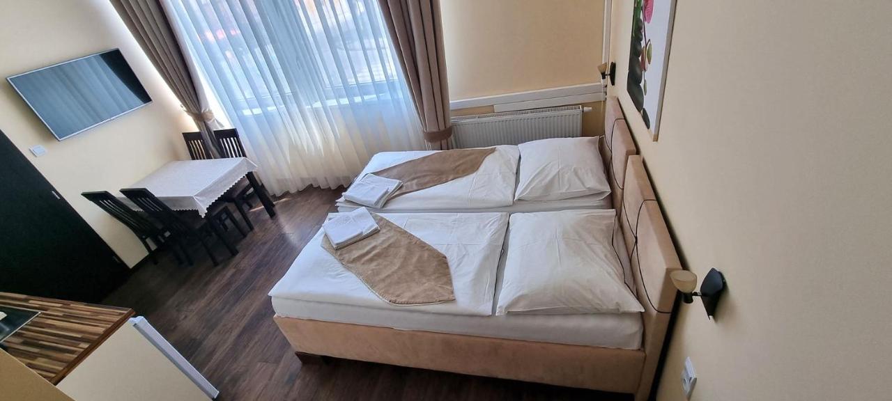 Apartament Elite Pension Štúrovo Zewnętrze zdjęcie