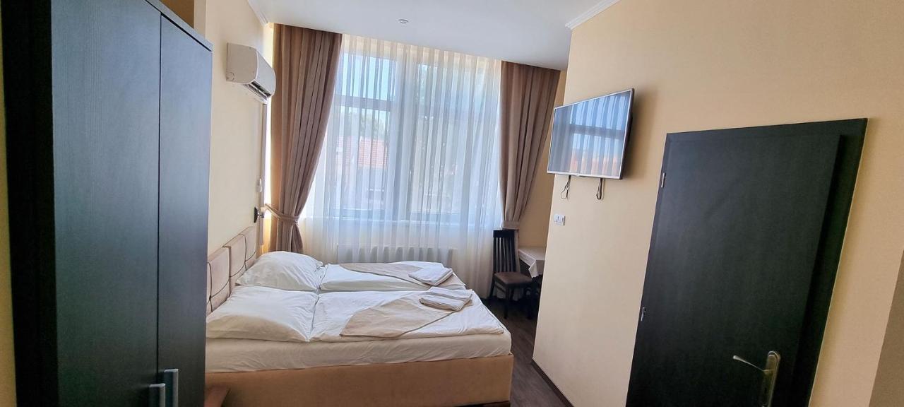 Apartament Elite Pension Štúrovo Zewnętrze zdjęcie